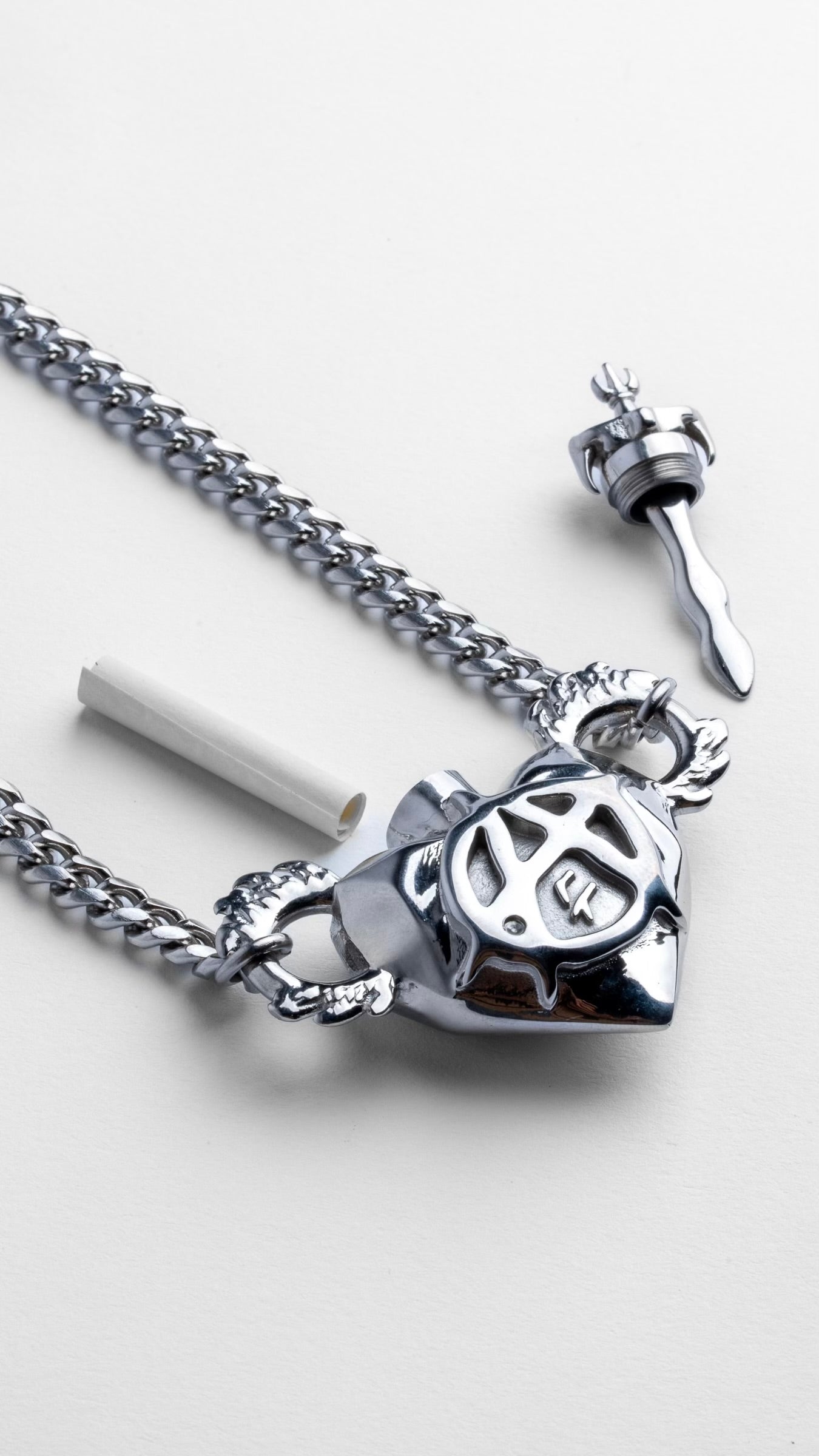 King of He’ART’s chain